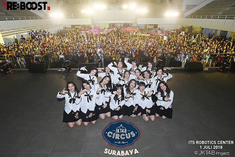 File:JKT48 Circus Surabaya.jpg