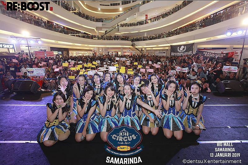 File:JKT48 Circus Samarinda.jpg