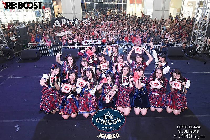 File:JKT48 Circus Jember.jpg