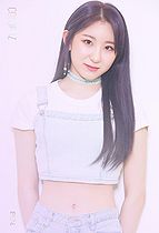 LeeChaeyeon1stMiniAlbum2.jpg