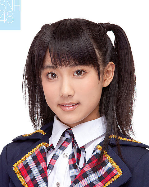 File:LiYiTongSNH2013.jpg