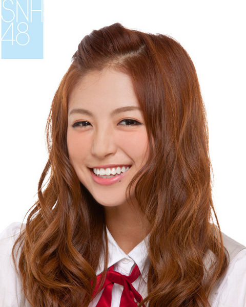 File:KongXiaoYinSNH2013.jpg