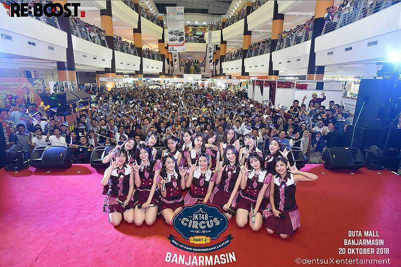 File:JKT48 Circus Banjarmasin.jpg